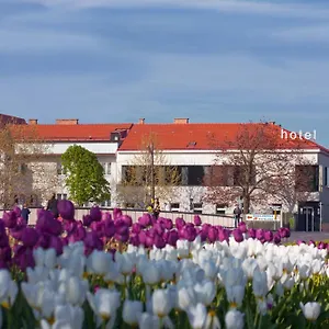 Strandhotel Alte Donau Wien
